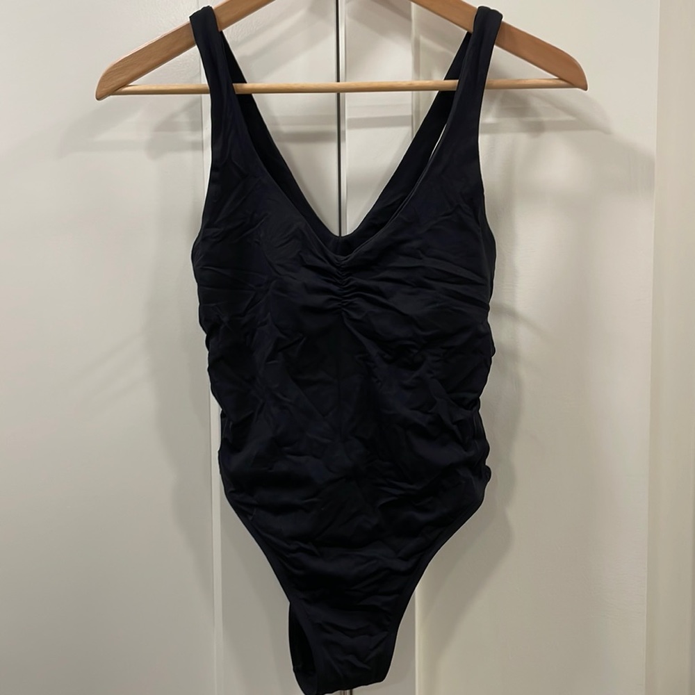 L’space one piece criss cross cut outs